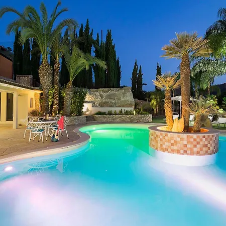 Villa Agora *