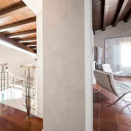 Agora Villa
