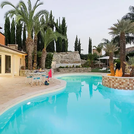 Villa Agora *